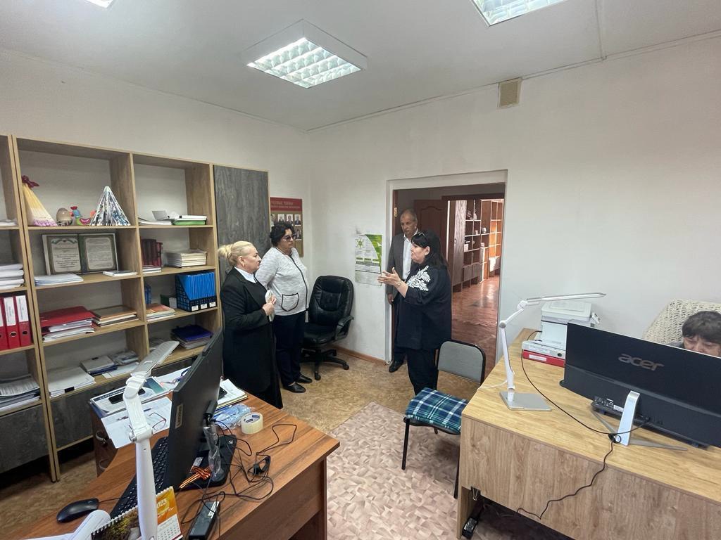 Встреча в Аппарате ХМАО ВОИ с Председателем Думы ХМАО-Югры Н.Л.Западновой по вопросам трудоустройства инвалидов