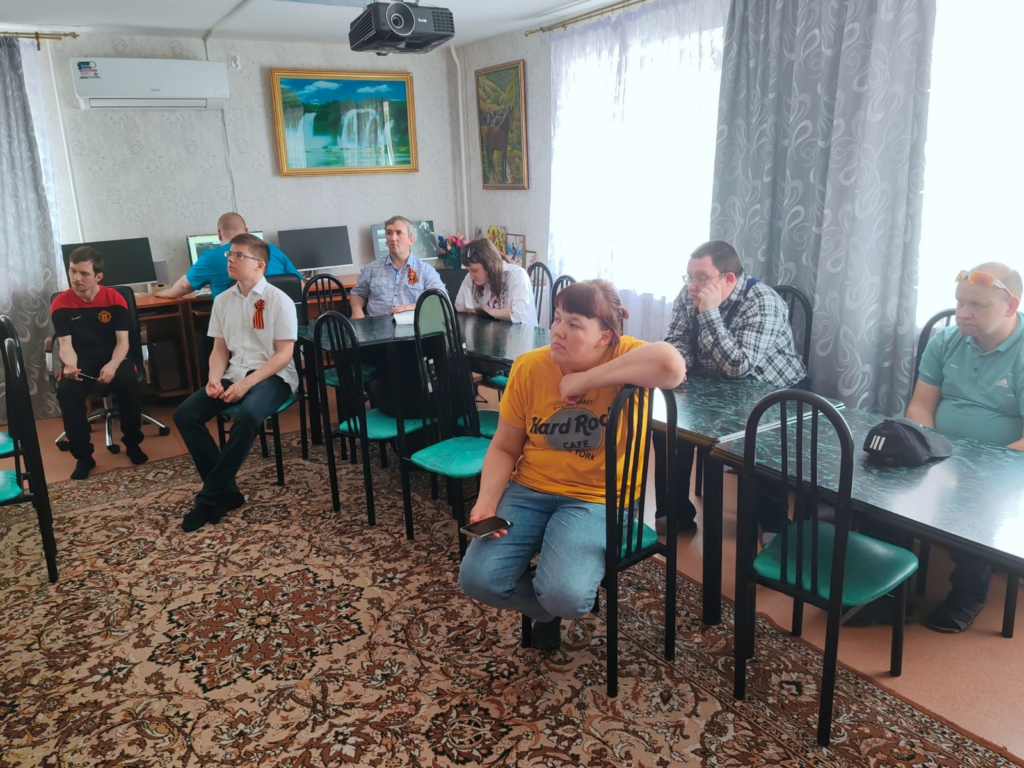 В клубе