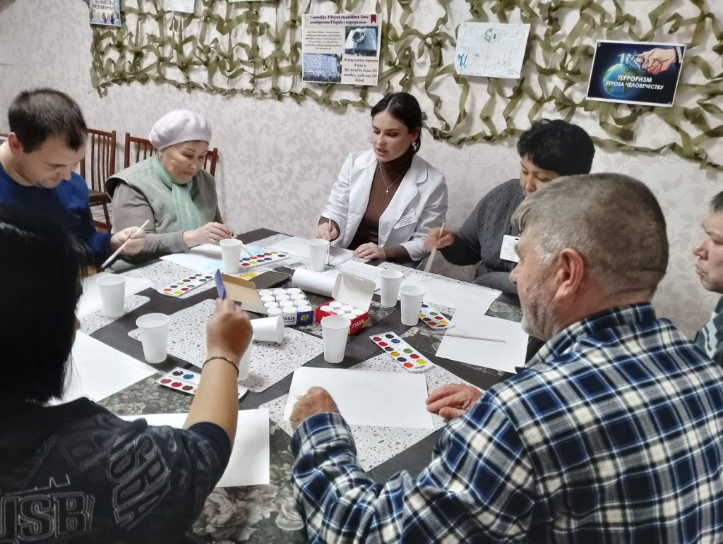 8 октября 2025 года в Мегионской городской местной организации ХМАО Всероссийского общества инвалидов в рамках сотрудничества с Мегионской городской больницей состоялось мероприятие «Арт терапия»